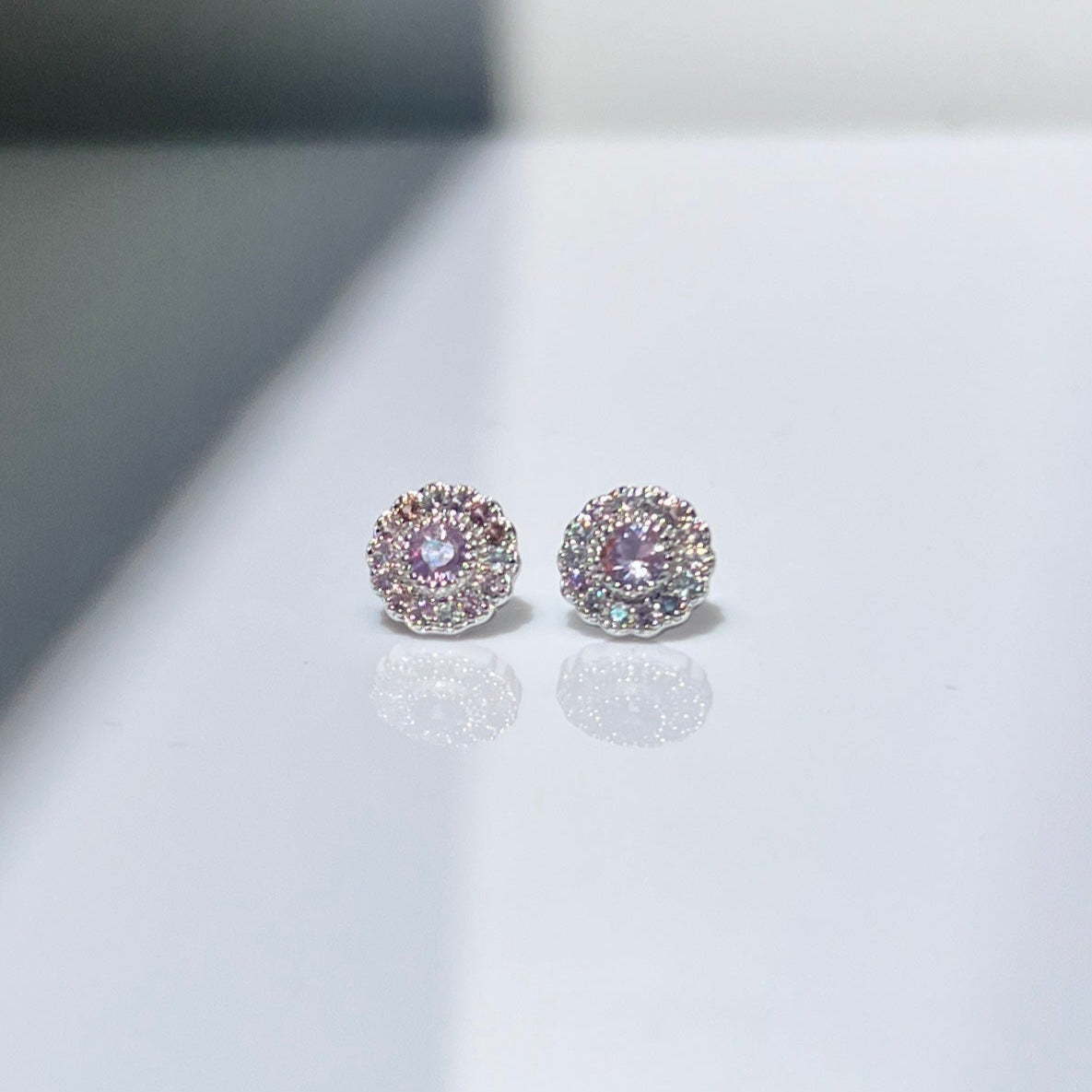 Maia stud earring - Purple sapphire