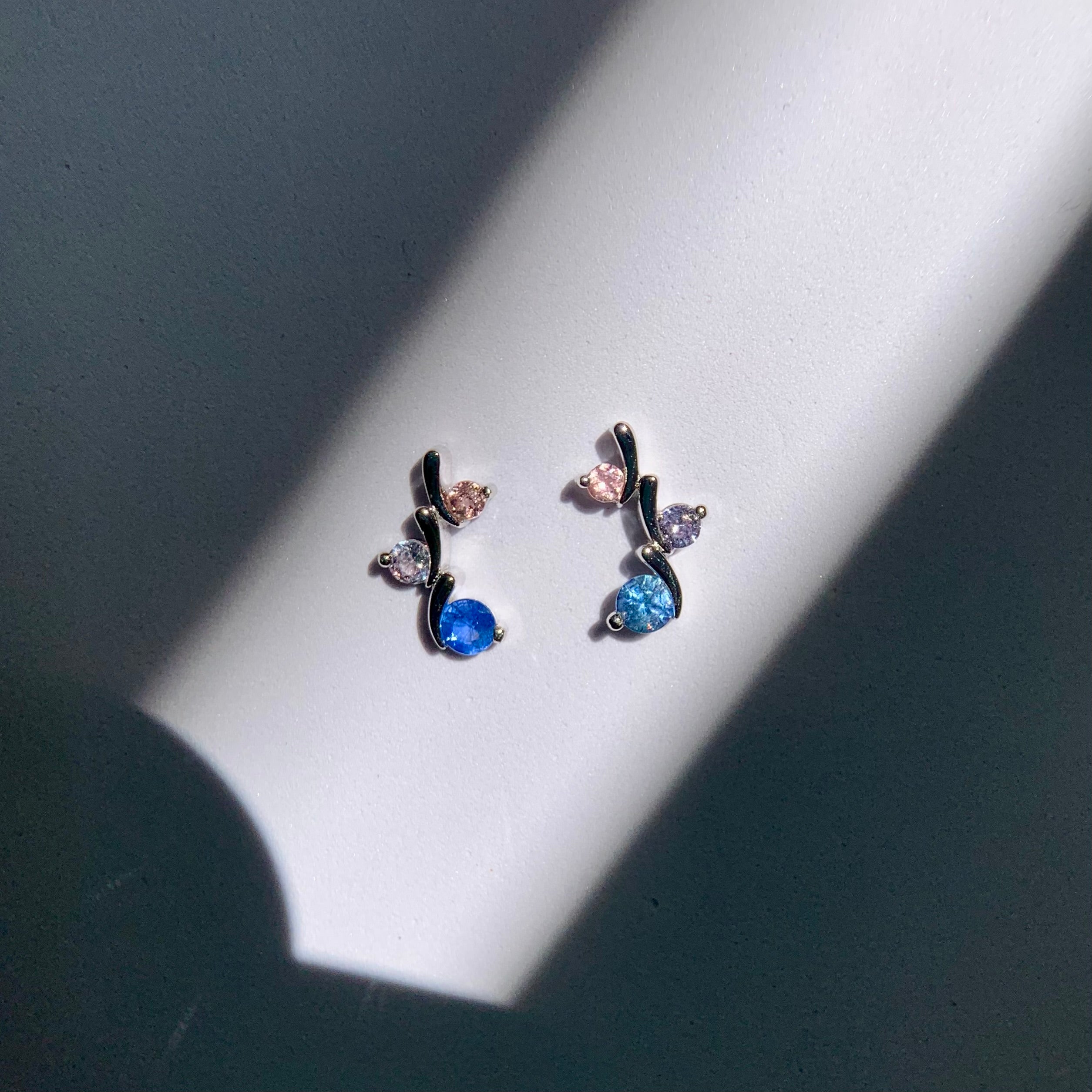 Evadne stud earring