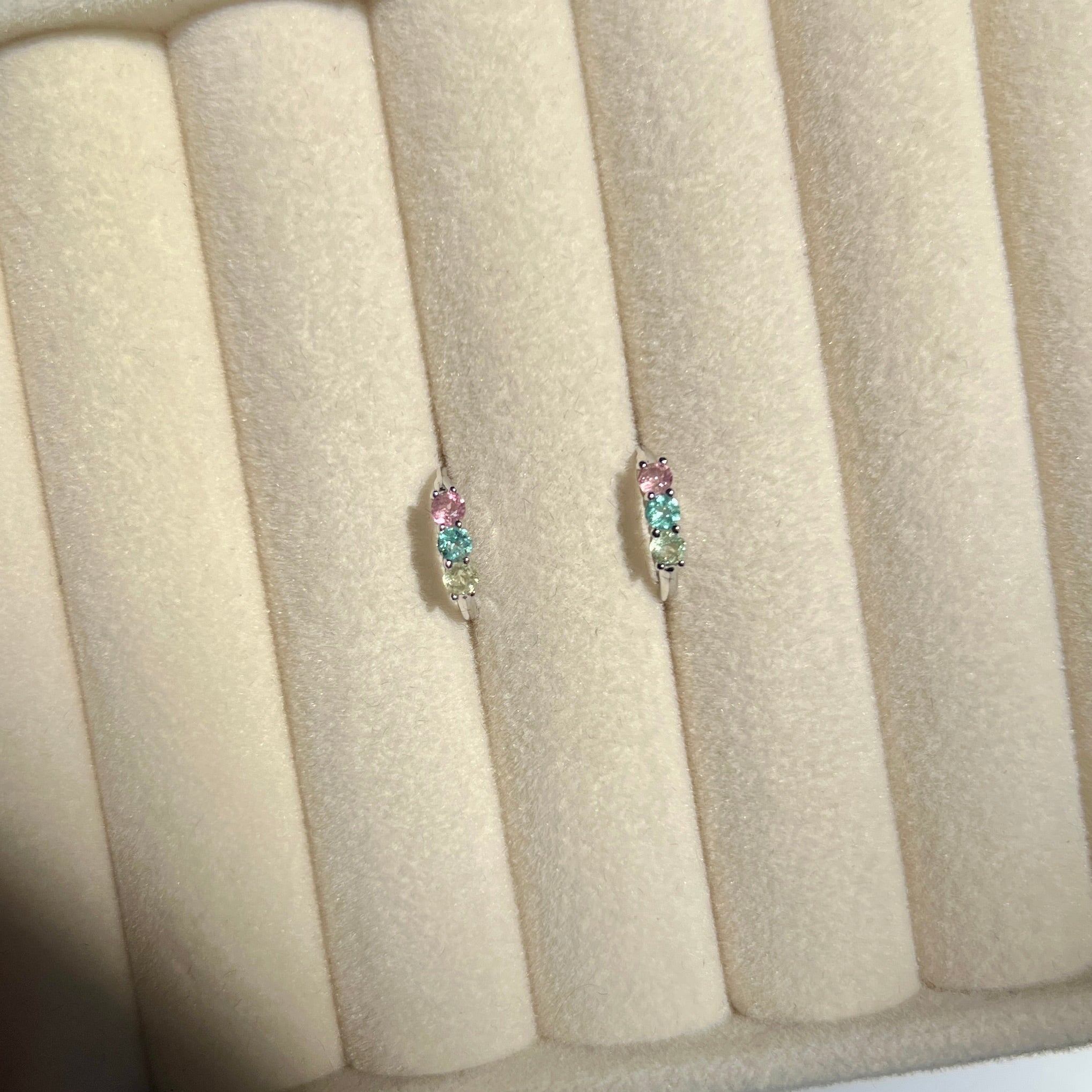 Alya huggies earring