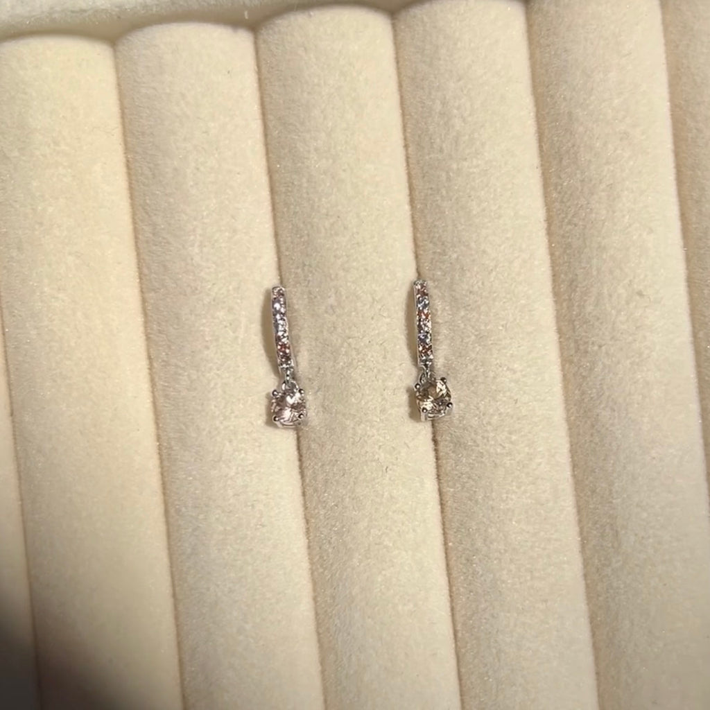 Rhea huggies earring