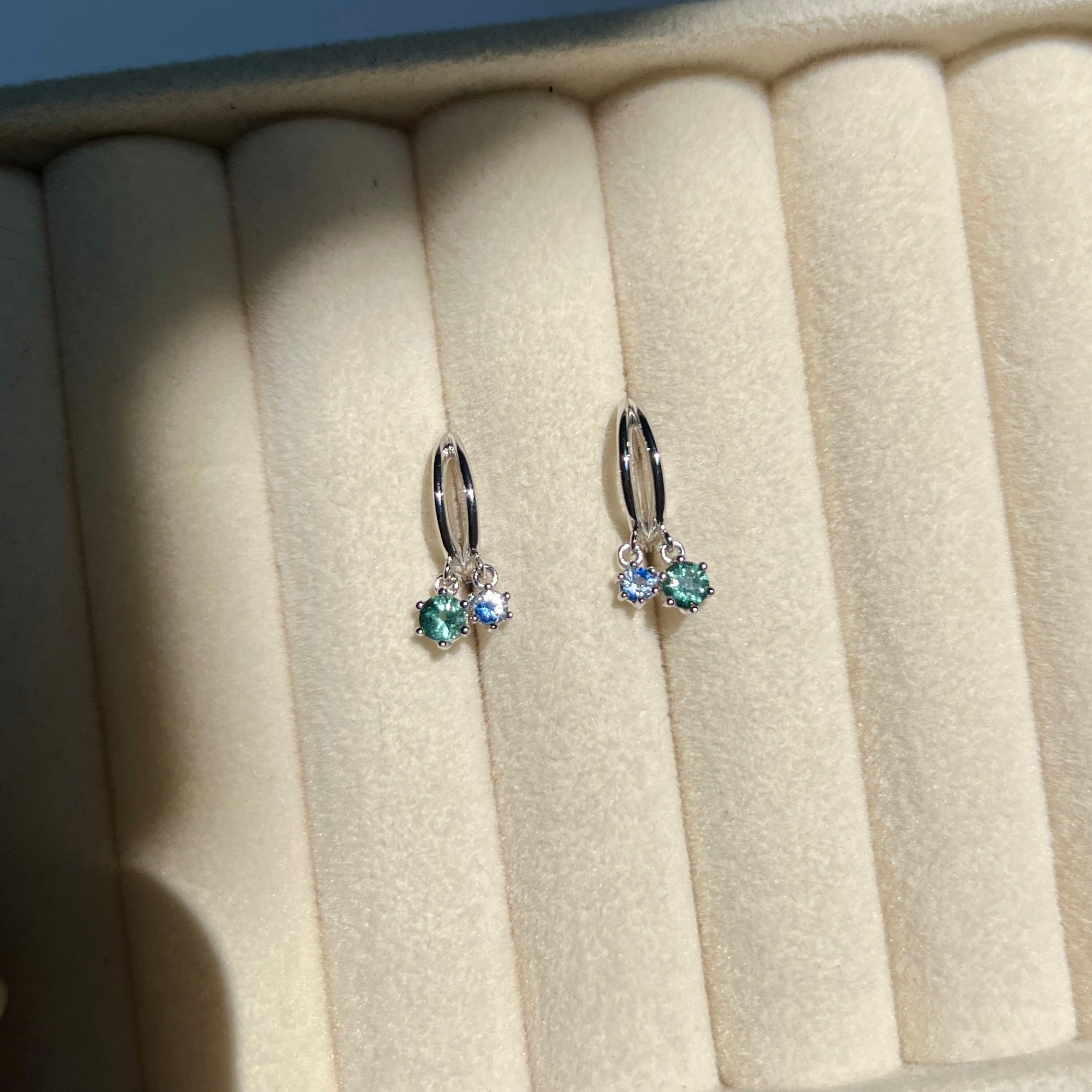 Acantha huggies earring