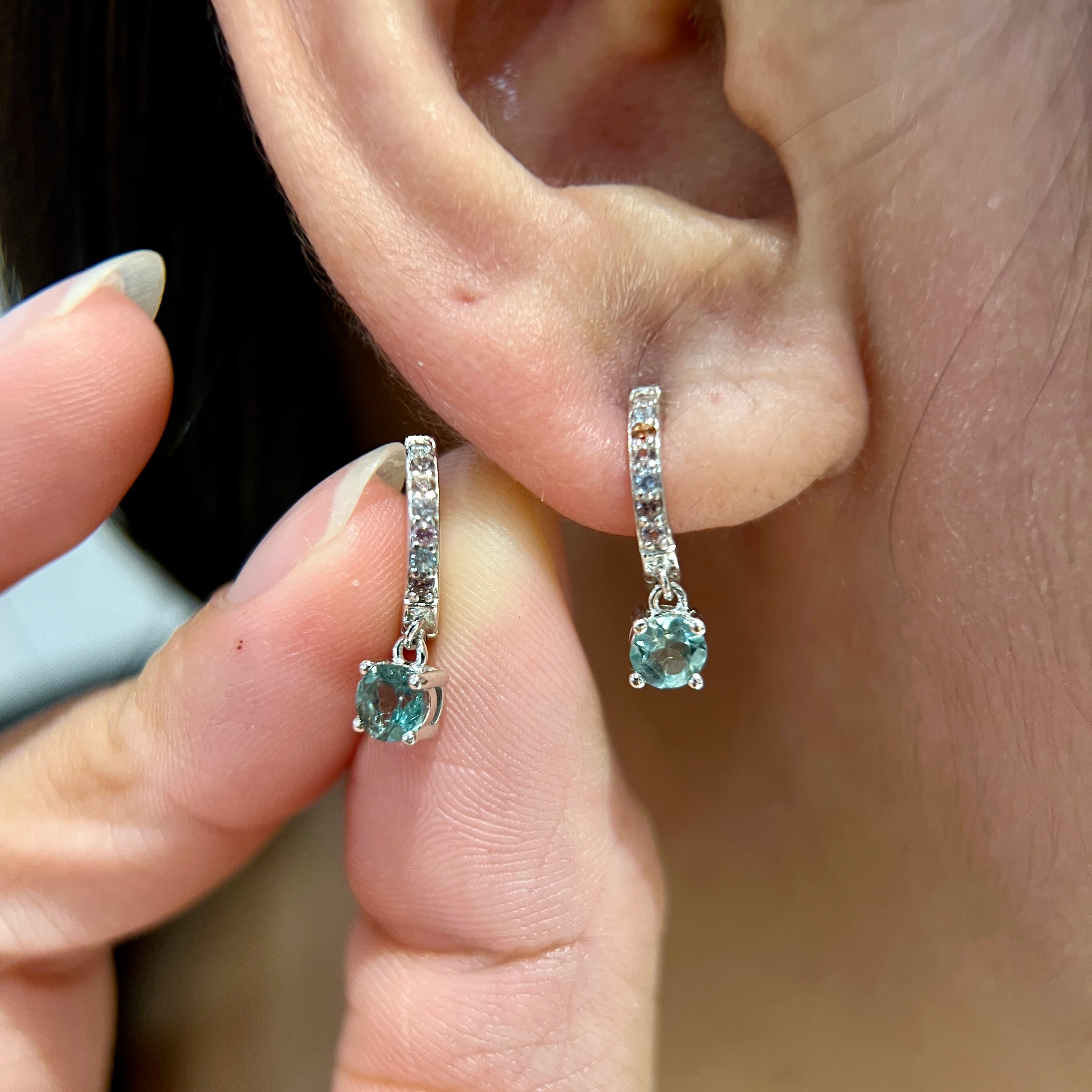 Rhea huggies earring