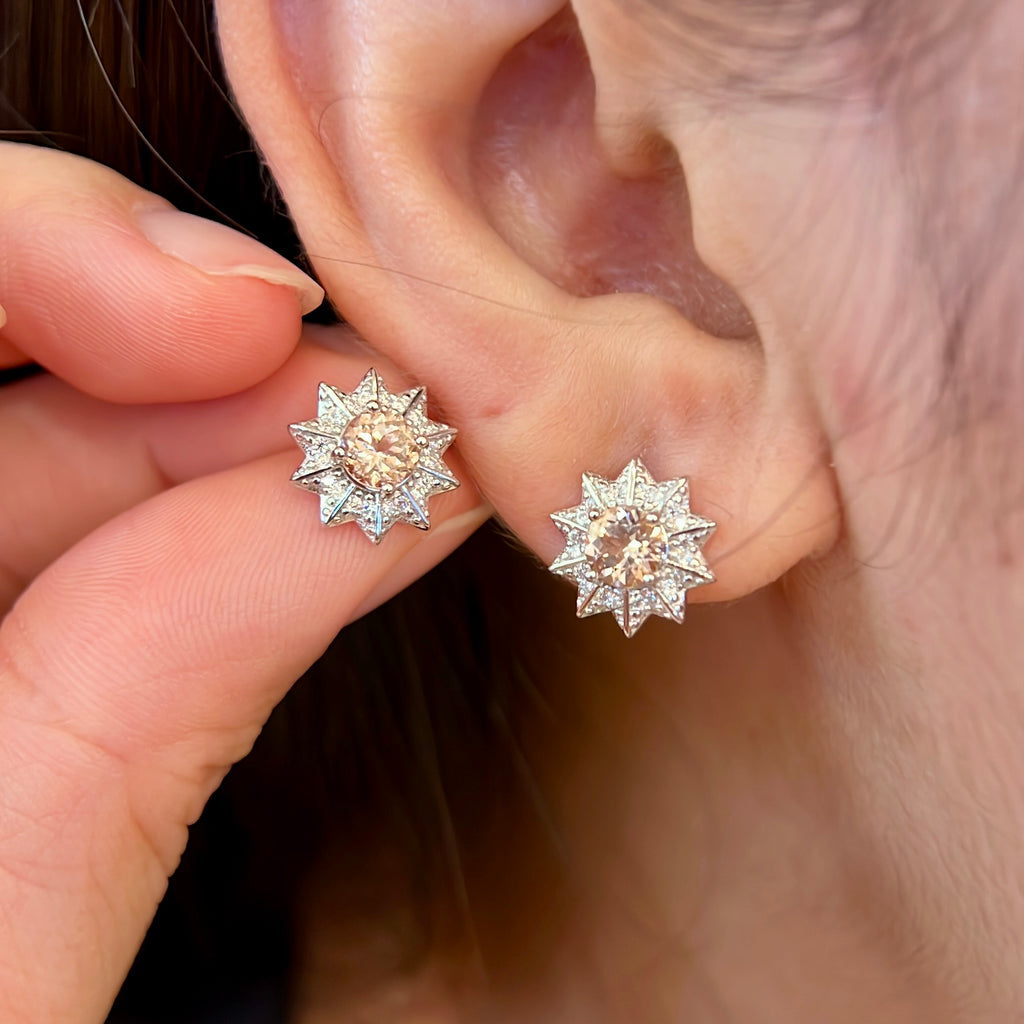 Auralis stud earring