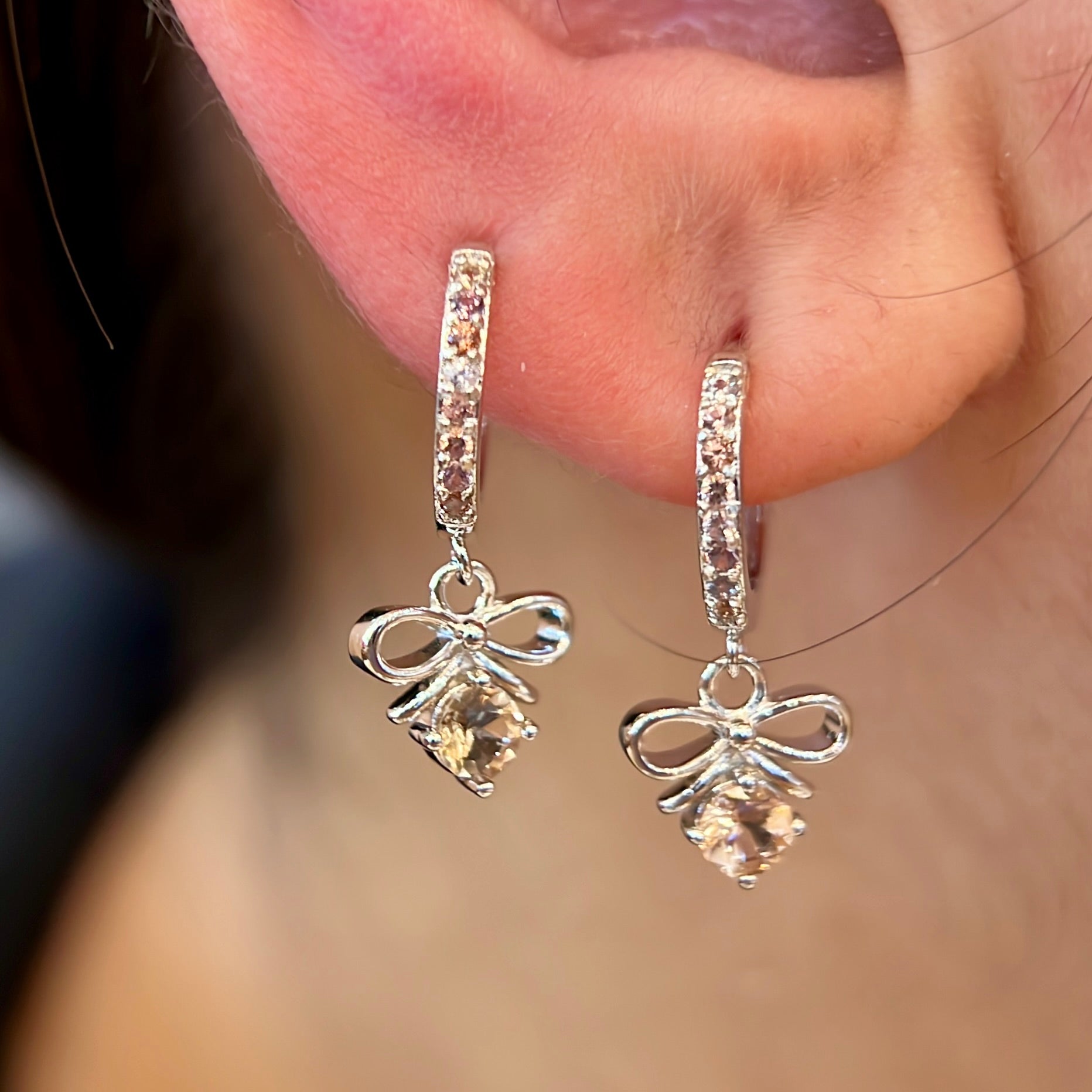 Elunara huggies earring