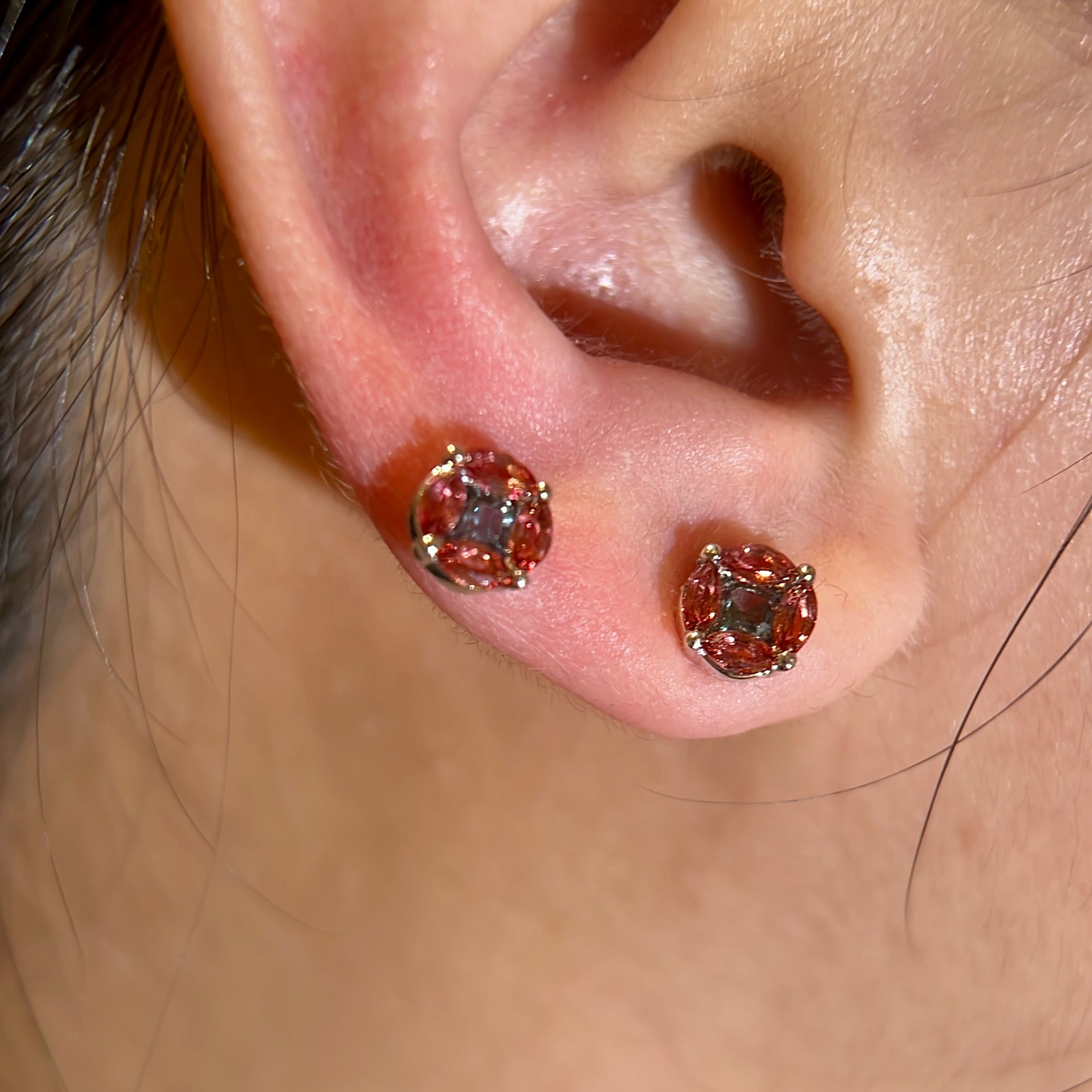 Lioris stud earring