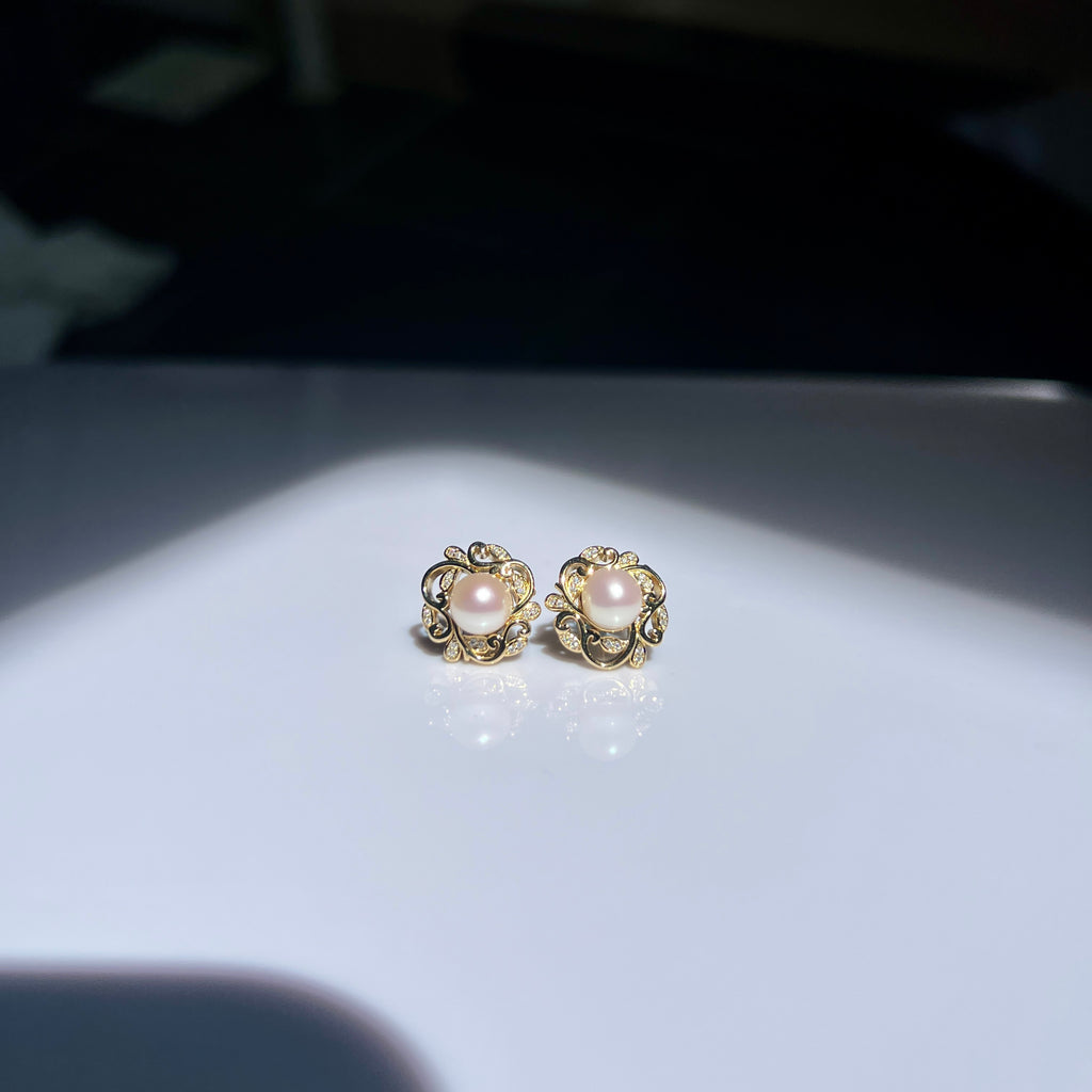 Lunethra stud earring