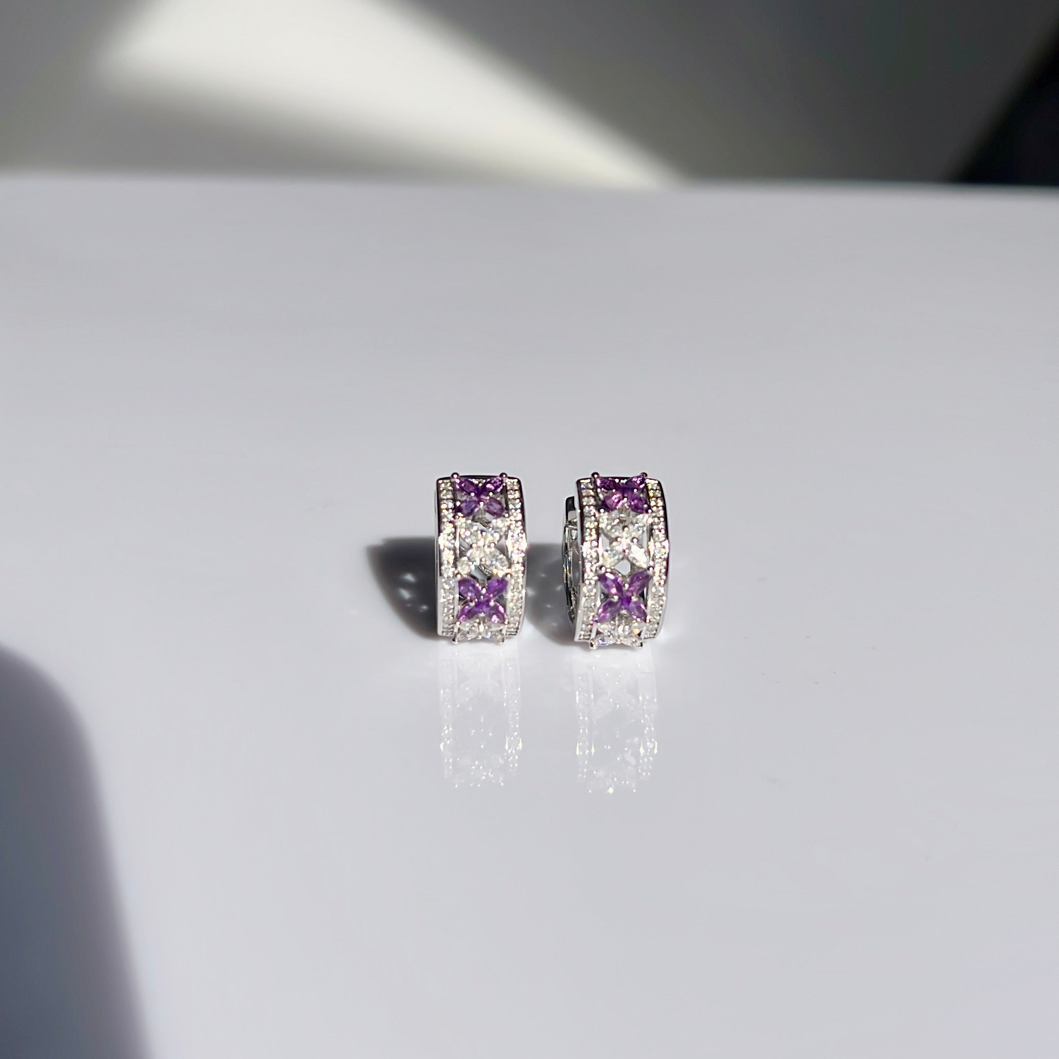 Althaea huggies earring