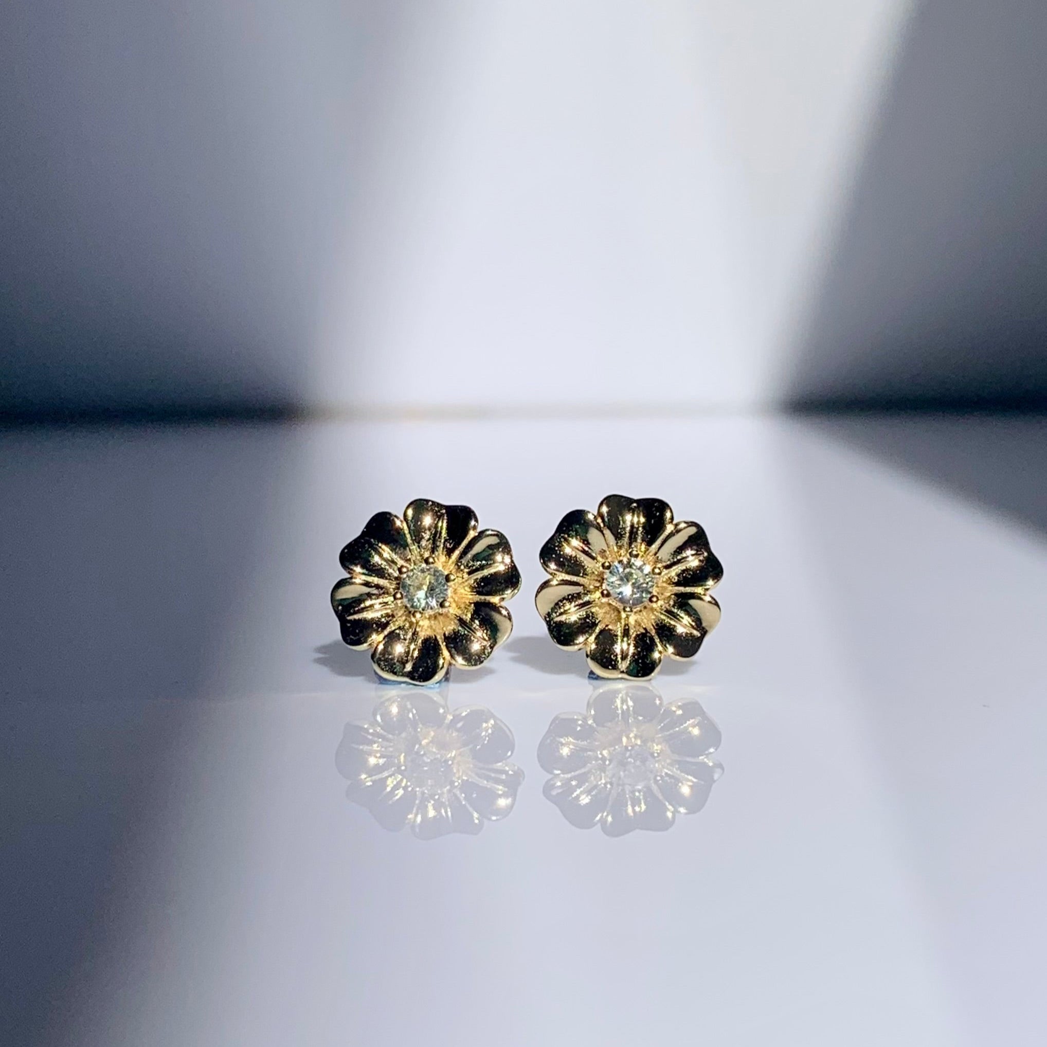 Dara stud earring