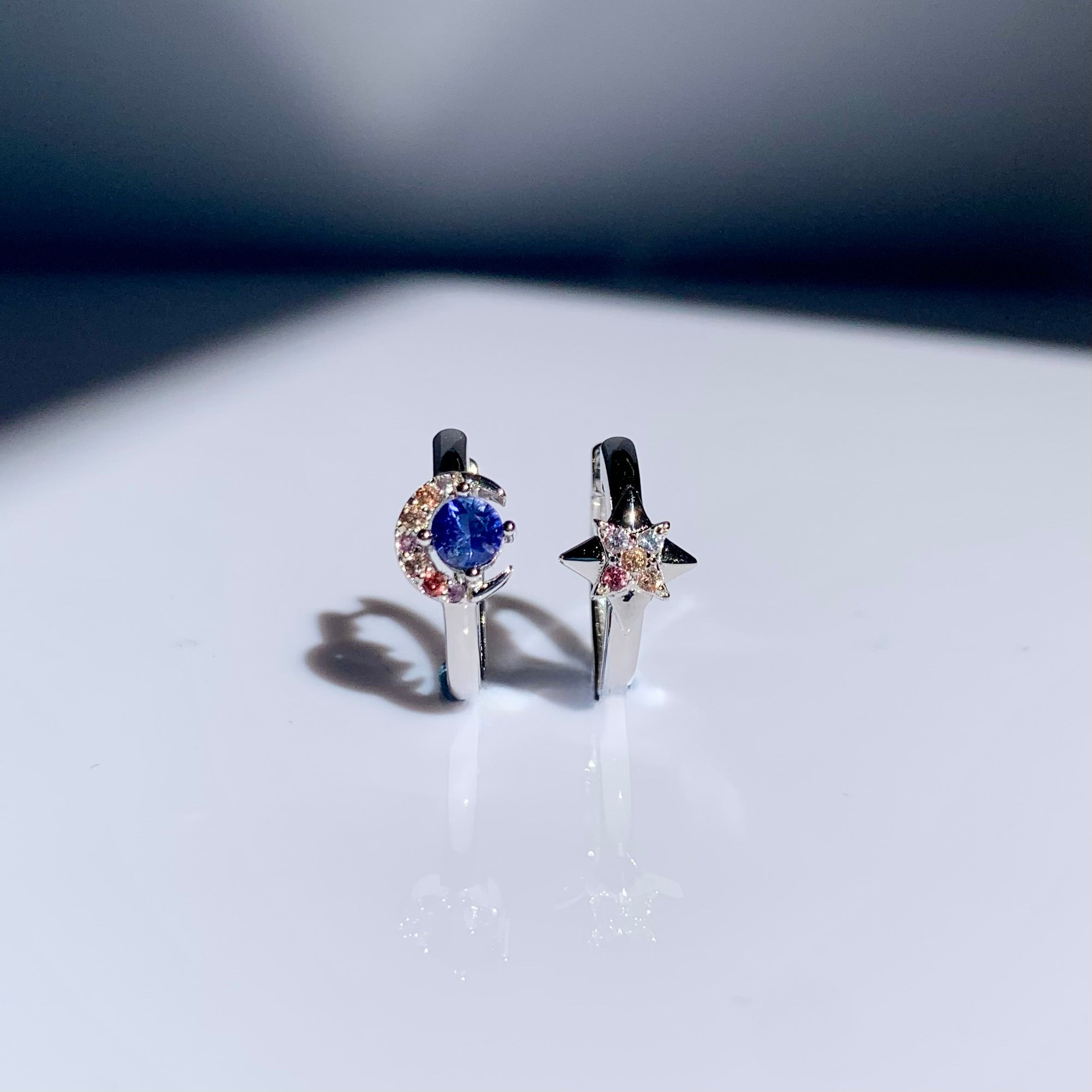 Sol huggies earring