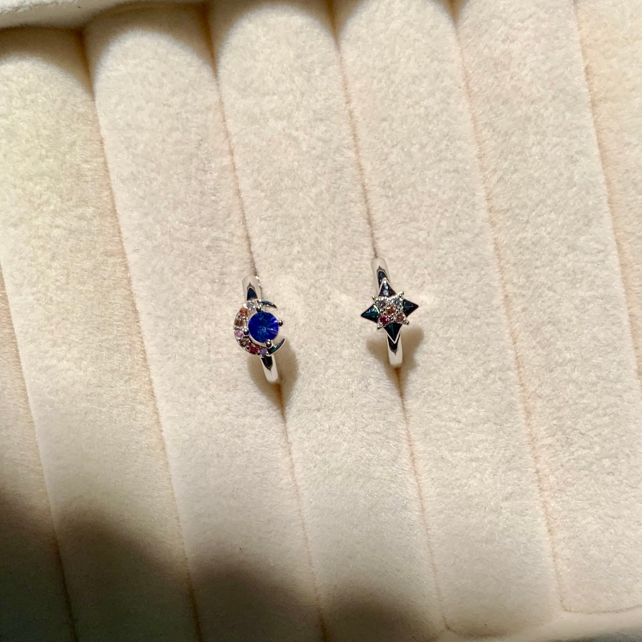 Sol huggies earring
