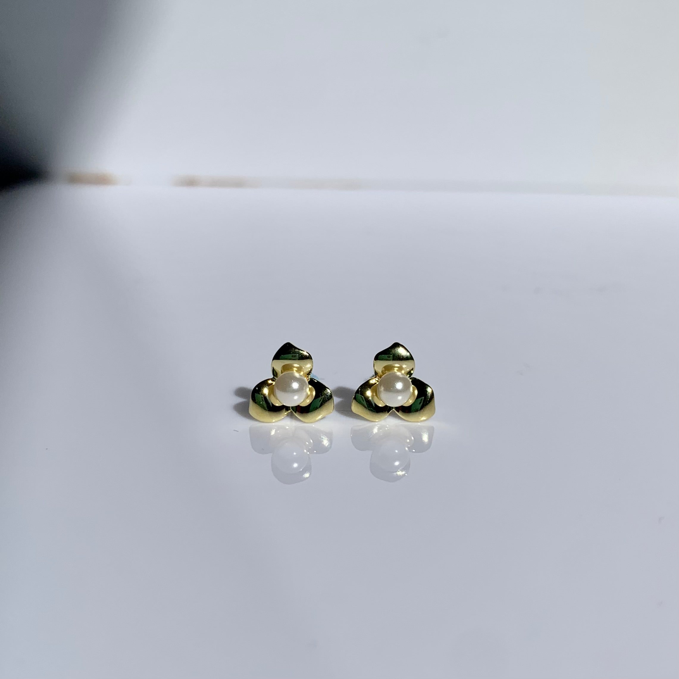 Flor stud earring