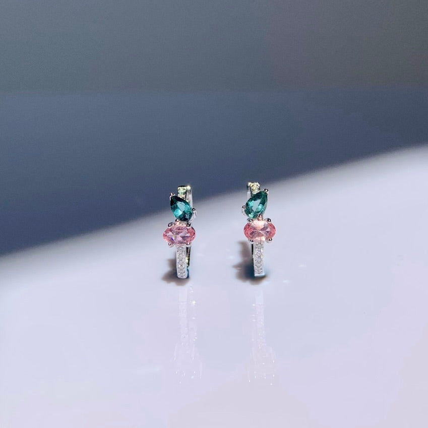 Illyria huggies earring