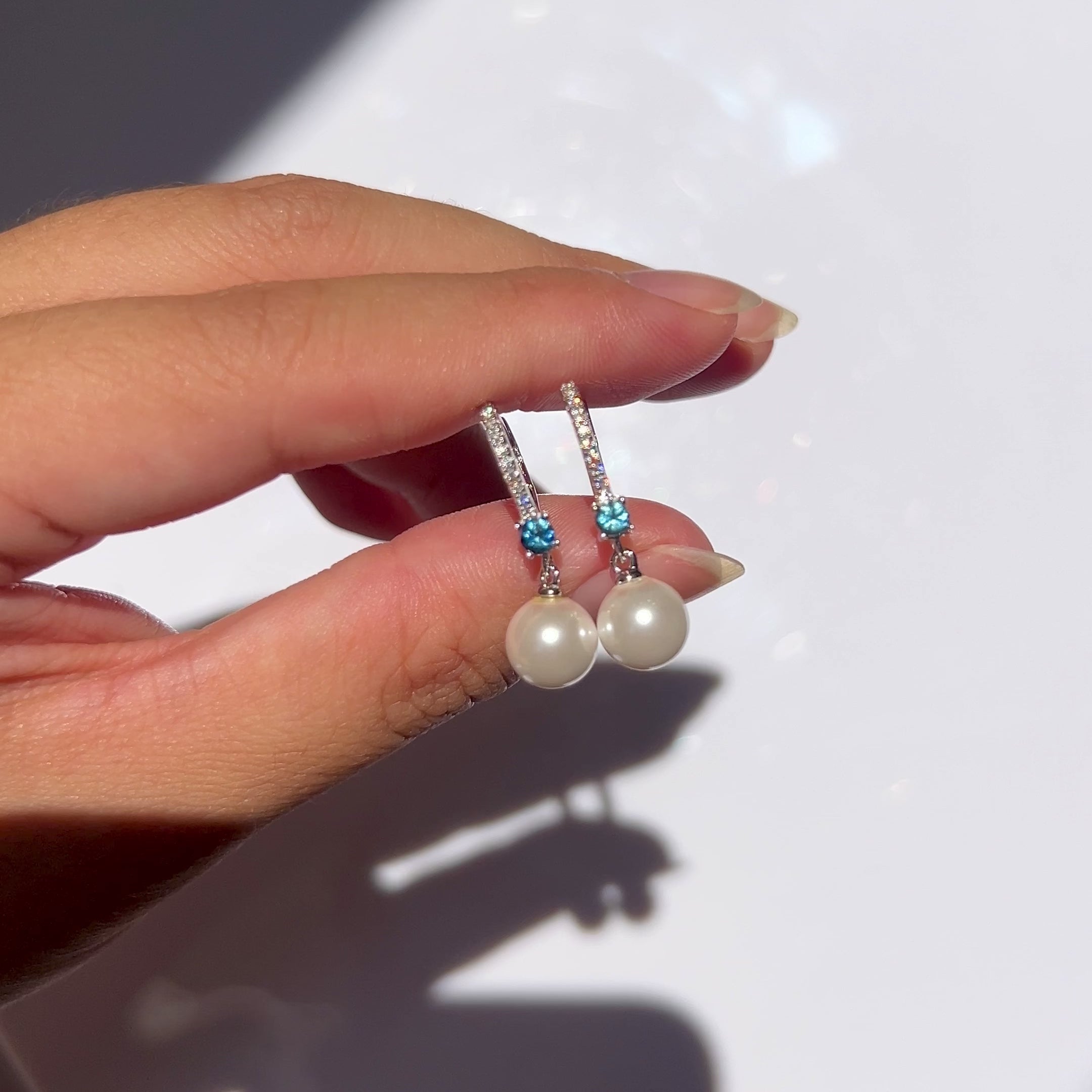 Cava huggies earring