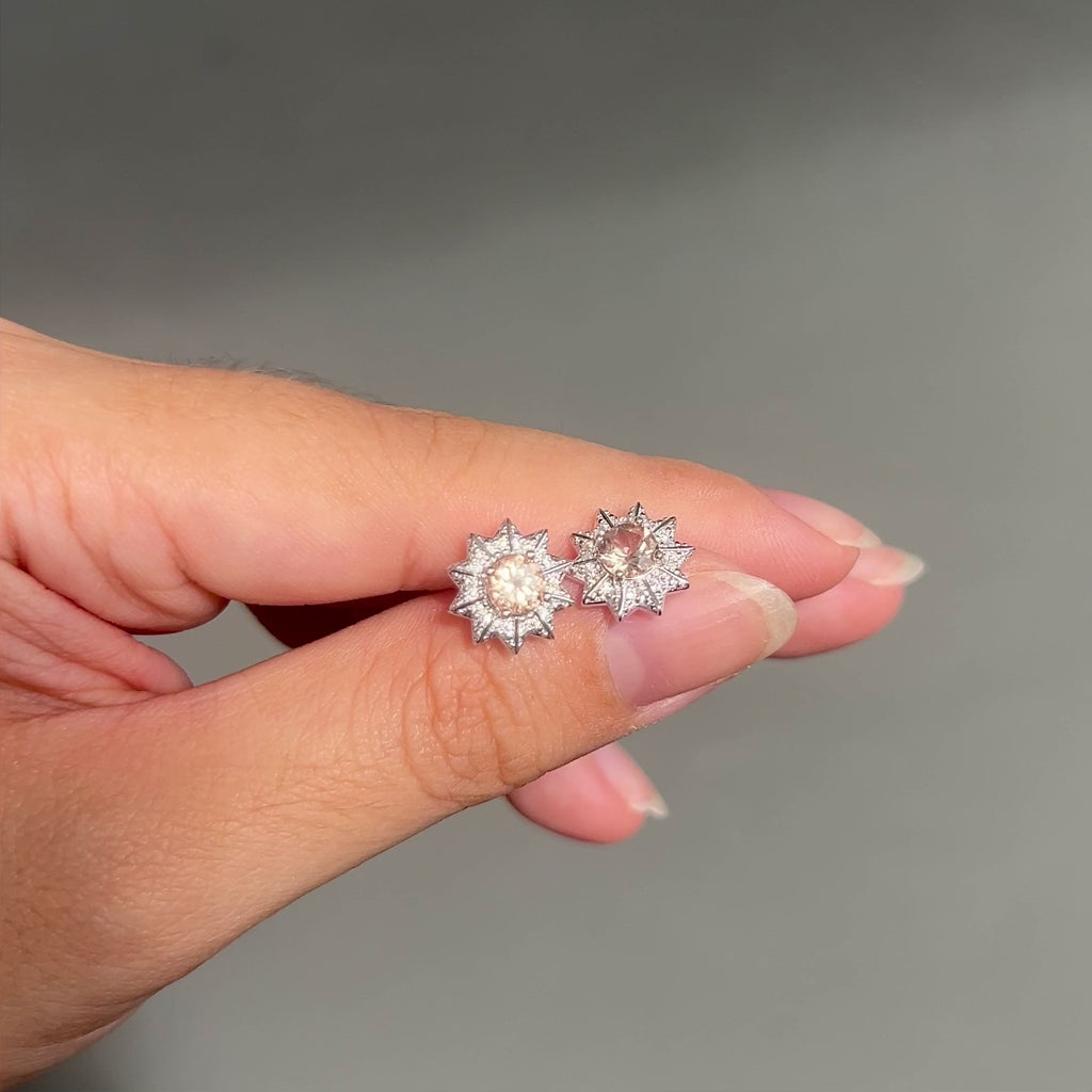 Auralis stud earring