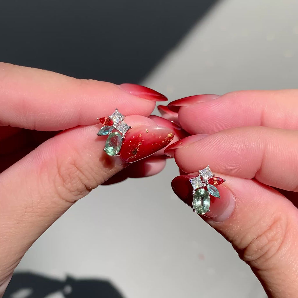 Isara stud earring