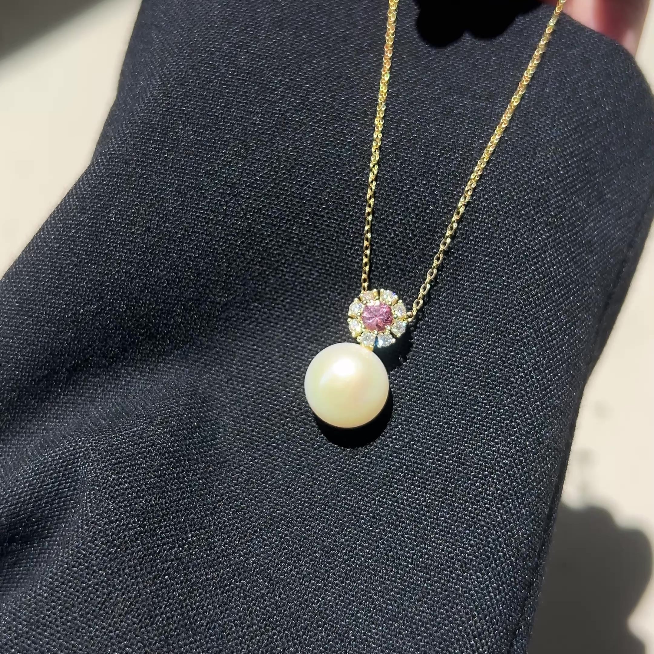 Elara necklace